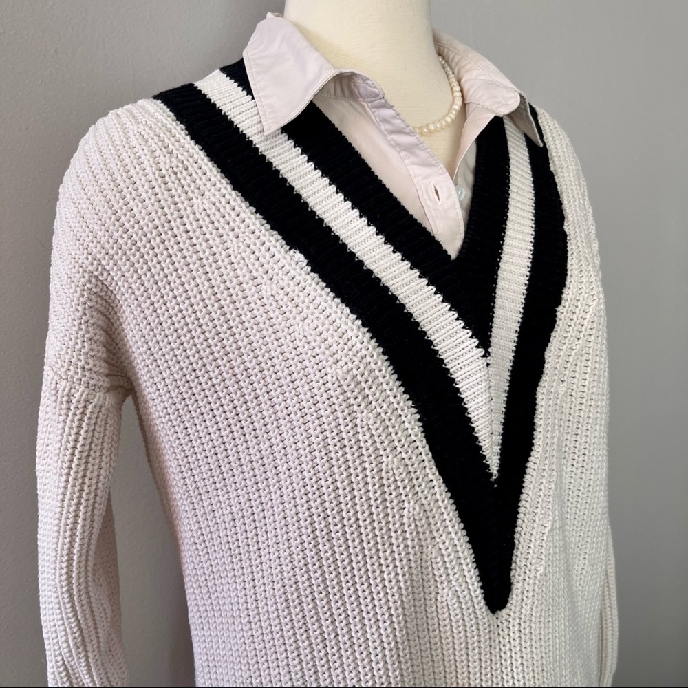 H&M V-neck cable knit sweater • black and white • Size S - Picture 2 of 11
